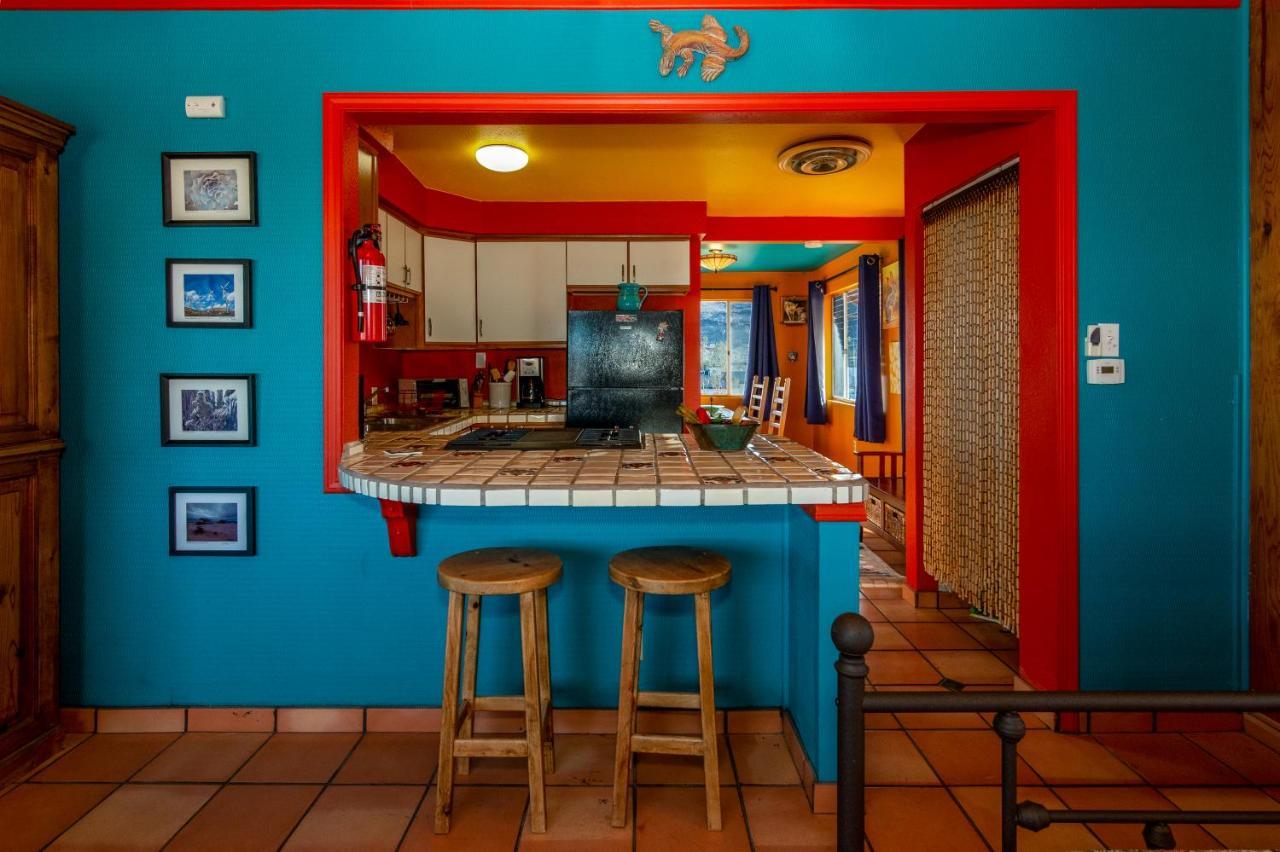 טוונטיניין פאלמס Chuck'S Cabin In A Joshua Tree Community מראה חיצוני תמונה
