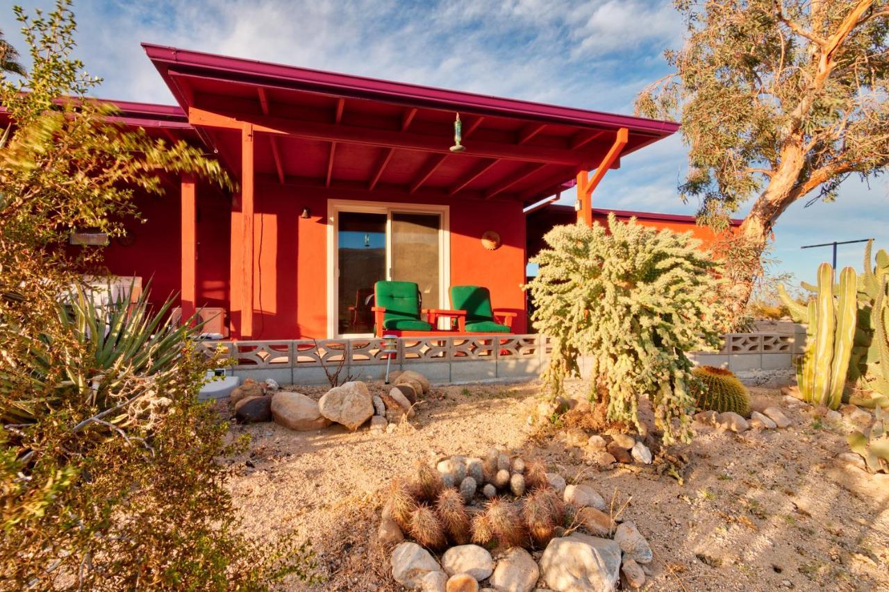 טוונטיניין פאלמס Chuck'S Cabin In A Joshua Tree Community מראה חיצוני תמונה